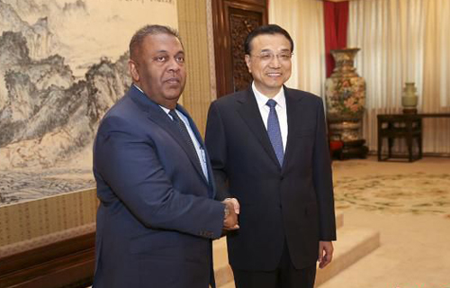 李克強(qiáng):望斯里蘭卡為中國投資提供良好法律環(huán)境